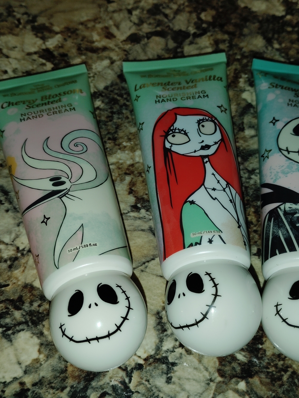 The Nightmare Before Christmas Lavender Vanilla Scented Nourishing Hand Cream - Picture 3 of 4